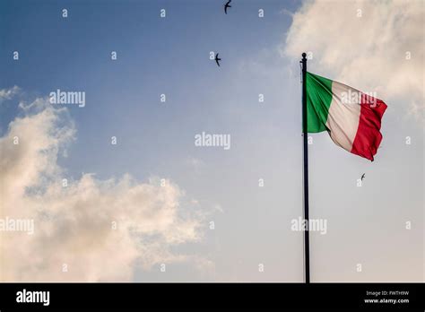 Italian flag waving hi-res stock photography and images - Alamy