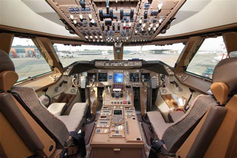 Klm boeing 747 cockpit - irshery