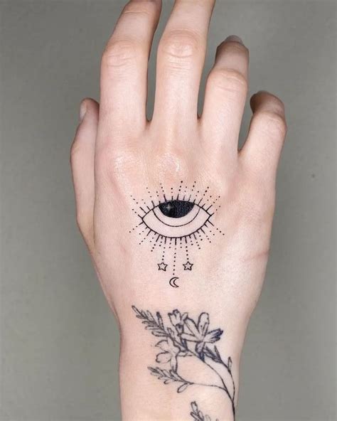 Details 72+ eyeball hand tattoo - in.cdgdbentre