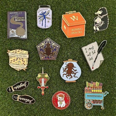 Pretty Pins, Cool Pins, Harry Potter Pin, Backpack Pins, Pin Trading, Pin And Patches, Disney ...