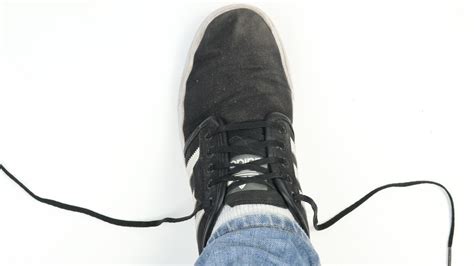 How to Tie Your Shoes: 4 Easy Techniques (with Videos)