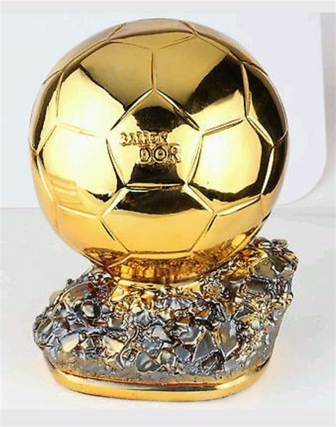 Bola De Ouro - Melhor Do Mundo - Réplica - R$ 999,00 em Mercado Livre