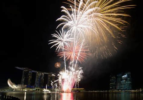 Singapore fireworks Stock Photos, Royalty Free Singapore fireworks ...