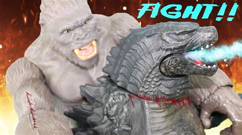 Godzilla vs Kong FIGHT | Epic Toy Video - YouTube