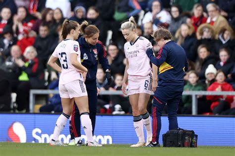 Leah Williamson injury ‘not good’ in World Cup scare