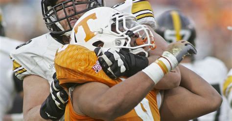 Derek Barnett a force in Vols' surging defensive line