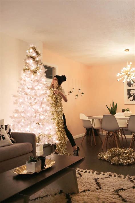 Gold Garland and Tree Decorating Ideas