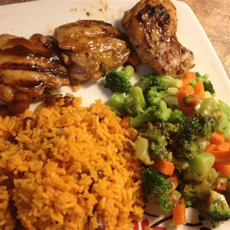 Arroz con habichuelas y pollo a la BBQ | Soul food, Puerto rican recipes, Food