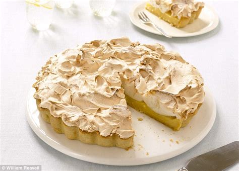 Mary Berry and Lucy Young special: Lemon meringue pie | Daily Mail Online