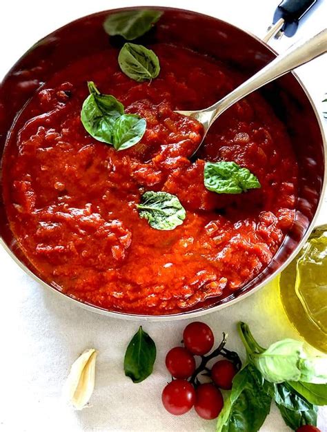 This Homemade Classic Tomato Pasta Sauce is gluten free and vegan and healthy to make at home ...