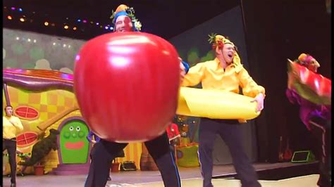 The Wiggles - Fruit Salad ("Wiggledancing!: Live in the U.S.A", 60fps) - YouTube