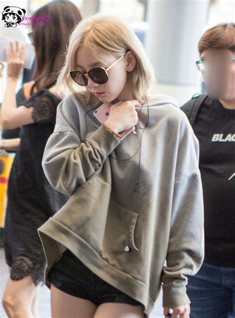 Taeyeon- LA Ariport | Airport outfit, Fashion, Airport style