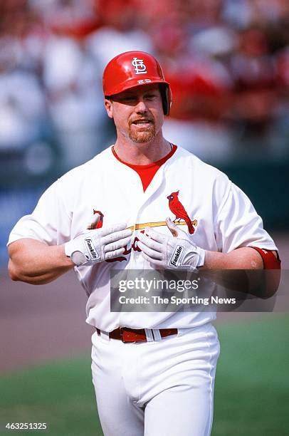 Mark Mcgwire 1998 Photos and Premium High Res Pictures - Getty Images