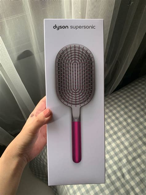 Dyson hairbrush, Beauty & Personal Care, Hair on Carousell