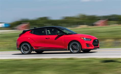 Hyundai Veloster Reviews | Hyundai Veloster Price, Photos, and Specs | Car and Driver