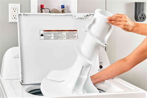 How to Remove the Agitator From a Washing Machine