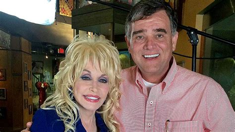 Dolly Parton Husband 2019 : Dolly Parton Spotted With Mystery Man - A ...