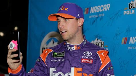 Denny Hamlin wins qualifying for season finale - ESPN