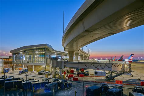 Dallas Fort Worth International Airport (DFW) Terminal C High-C Gates ...