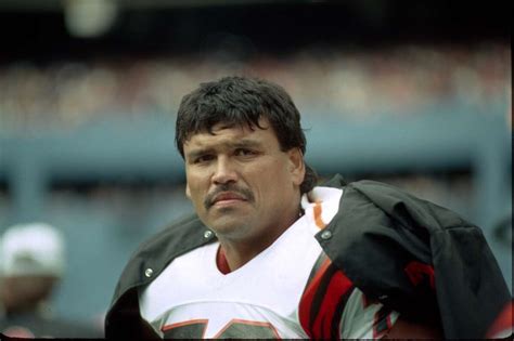 Ten best Hispanic players in NFL history