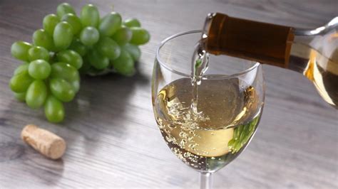 White Grape Varieties For Wine | Signature Cellars