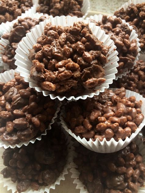 How to Make Chocolate Rice Crispy & Sultana No Bake Cakes | Chocolate ...