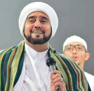 Kumpulan Foto Habib Syech bin Abdul Qodir Assegaf Terbaru - FiqihMuslim.com