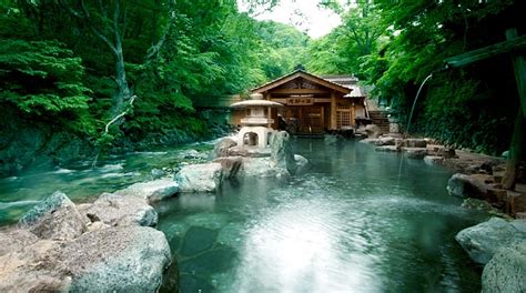 Hot Spring Experience, the Japanese Onsen - Japan Tours Experts - RediscoverTours