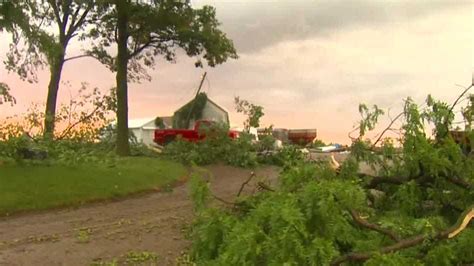 Strong storms, 1 confirmed tornado brings damage to parts of Iowa