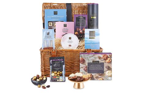 6 of the best-value Christmas hampers under £50