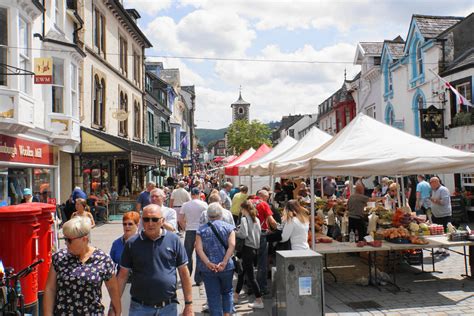 Market day at Keswick © Bill Boaden cc-by-sa/2.0 :: Geograph Britain and Ireland