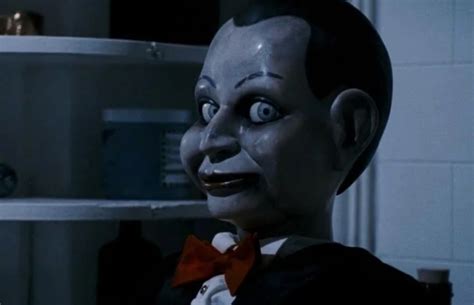 Creepy old ventriloquist doll comes alive on video - Mundo Seriex