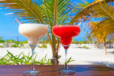 16 Delicious Caribbean Cocktails to Taste | Celebrity Cruises