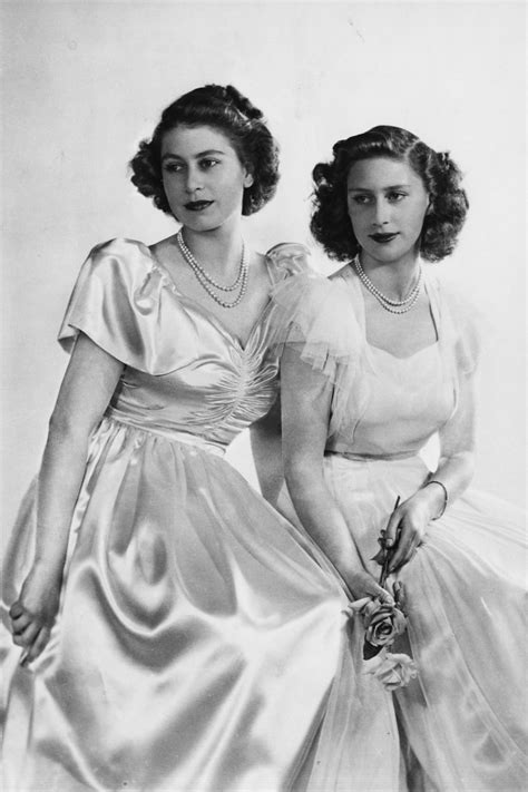 In Photos: Queen Elizabeth & Princess Margaret—Before the Throne ...