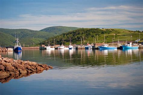 Cape Breton Travel - Beautiful People, Lots of Seafood