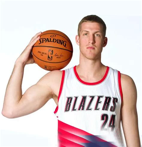 Mason Plumlee [NBA] Stats, Contract Details, Salary, Wife, Family