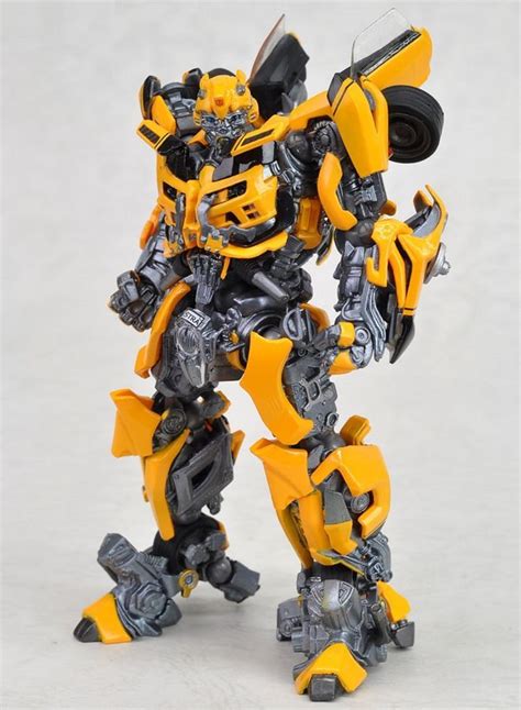 Transformers Action Figures Bumblebee ~ ACTION FIGURE DELUXE