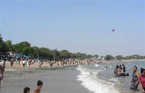 Gujarat-Beaches-Nagoa-Beach[1] - Gujarat Package