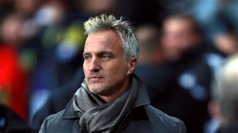 Ex-France winger Ginola enters FIFA presidential race - Eurosport