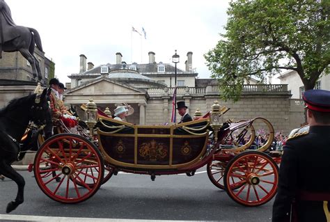 Paper Panda: Queen's Diamond Jubilee Parade