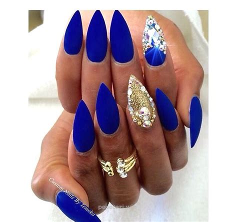 Royal blue and gold nails Follow me on insta @ uhhh_karen_ I follow and spam b… | Royal blue ...