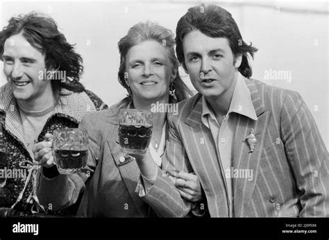 Denny laine and paul mccartney Black and White Stock Photos & Images ...