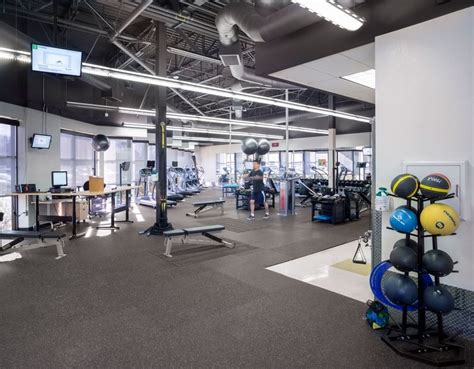 Top 5 Tips to Refresh your Office this Summer: Office Gym Design