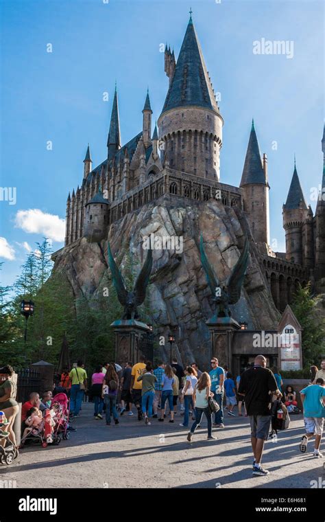 Hogwarts Castle in The Wizarding World of Harry Potter at Universal ...