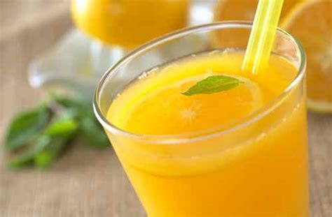 Beneficios de tomar jugo de naranja diariamente - Mejor con Salud