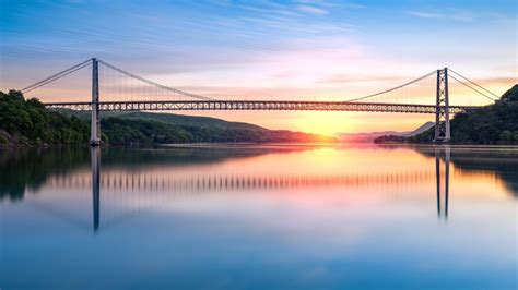 Bear Mountain Bridge across the Hudson River at sunrise, New York State ...