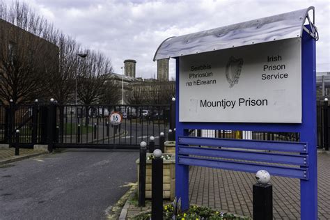 Over 40 prisoners forcibly removed from Mountjoy Prison after violent ...