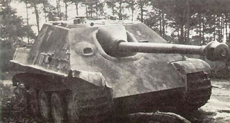 tank destroyer Jagdpanther 01 of the schwere Panzerjäger-Abteilung 559 ...