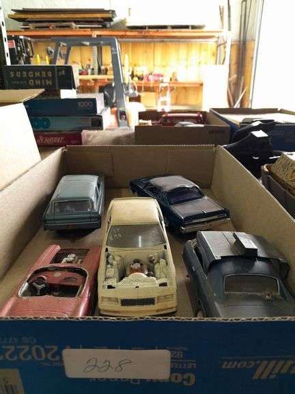 Box of Toy Cars - Baer Auctioneers - Realty, LLC