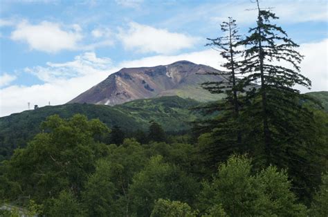 Summiting Mount Asahidake – What You Need to KnowFLAVORFUL JOURNEYS